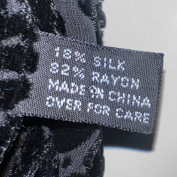 Vintage Black Velvet Rose Scarf - Picture 10 of 10